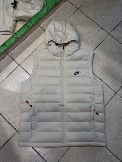 CHALECO INFLABLE NIKE Beige