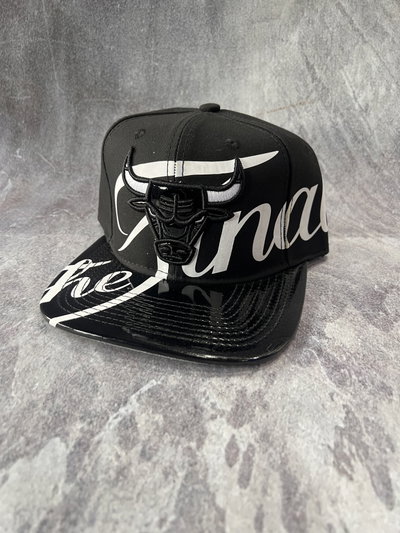 GORRA PLANA G5 BULLS THE FINALS Negra