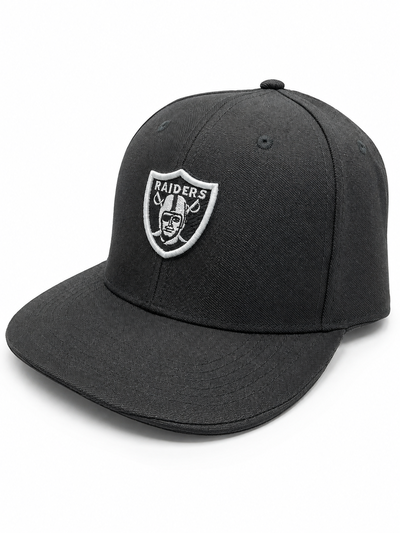 GORRA PLANA CERRADA RAIDERS Negra