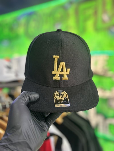 GORRA PLANA LA Negra con dorado