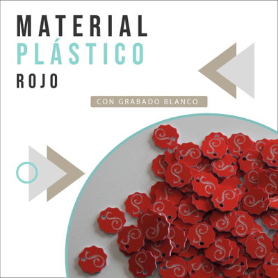 Etiquetas o dijes en plástico rojo con grabado blanco