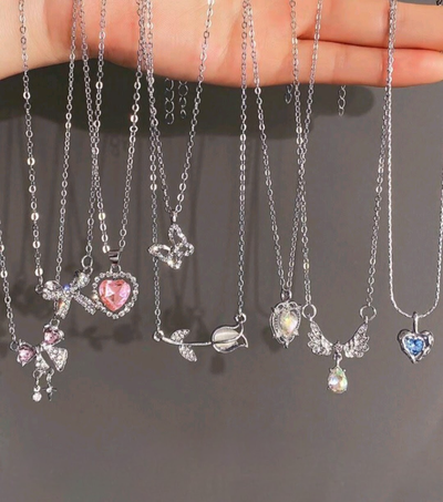 Collares Delicados con Detalles en Strass