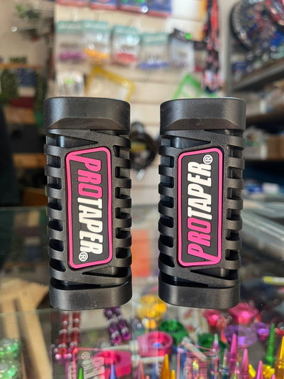 Gomas posapie delanteros negro con rosa