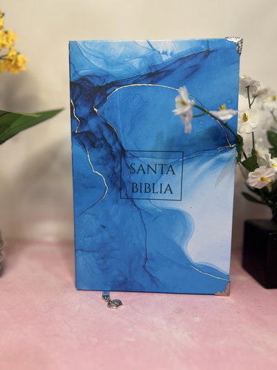 Biblia "Estandar" Nubes