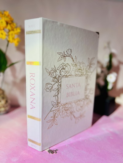 Biblia "Estandar" Rosas doradas