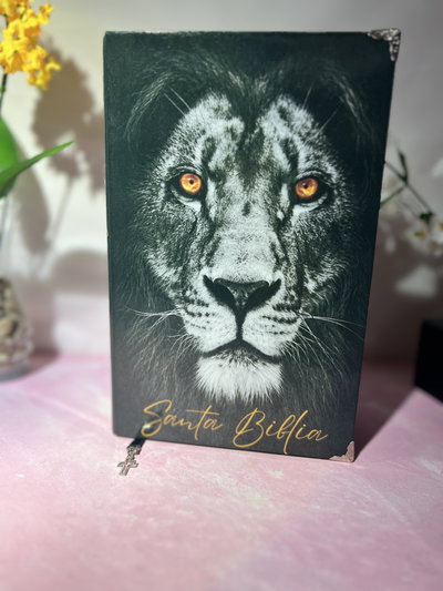 Biblia "Estandar" Leon de Judah