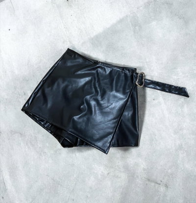 Short pollera engomado
