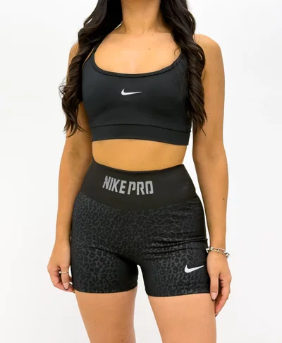 Short NIKE