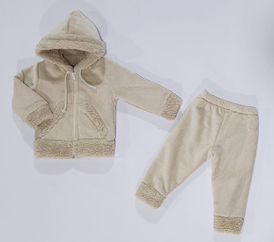 Conjunto campera con cierre y corderito 