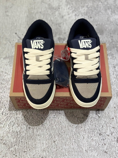 VANS HYLANE
