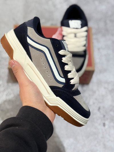 VANS HYLANE