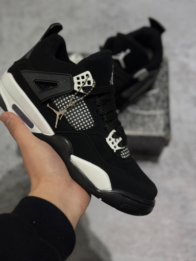 JORDAN RETRO 4 PANDA