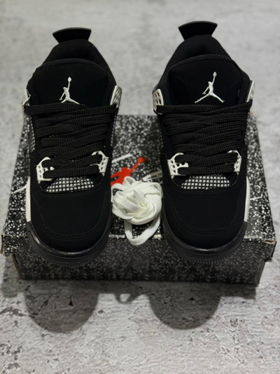 JORDAN RETRO 4 PANDA