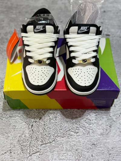 ZAPATILLAS NIKE DUNK LOW PANDA
