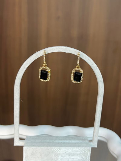 Aro con piedra cubic colgante negro AD