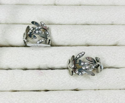 Anillo "Hojitas" con strass AQ