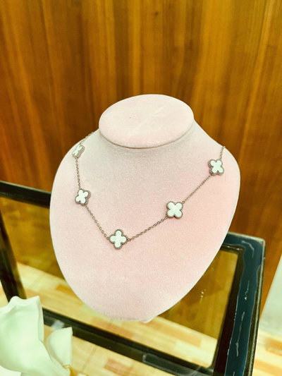 Gargantilla "Van Cleef" blanco AQ