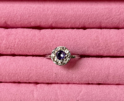 Anillo piedra morada AQ