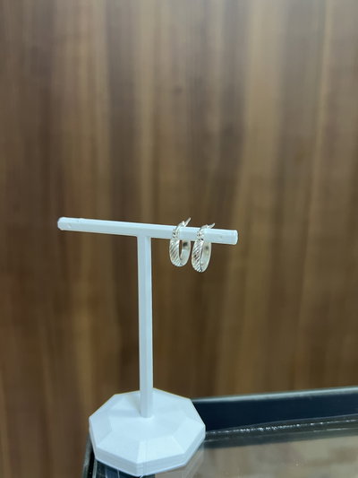 Argolla ancha labrada "lineas" AB