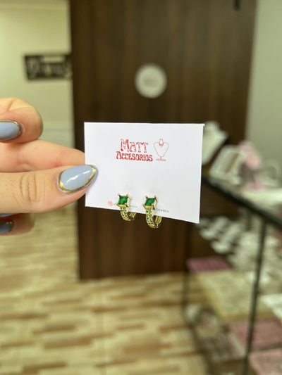 Argollitas con piedra cubic verde AD