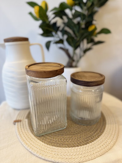 Frascos organizadores con tapa de madera