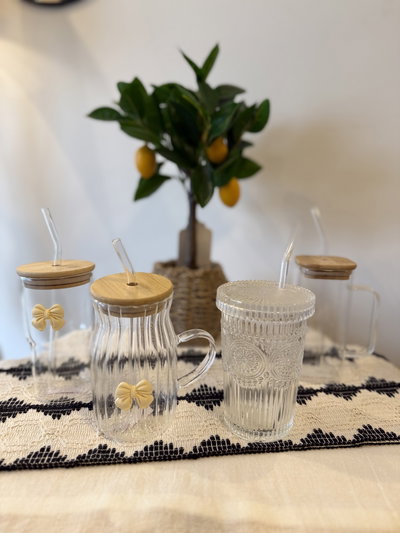 Vasos de vidrio con sorbete 