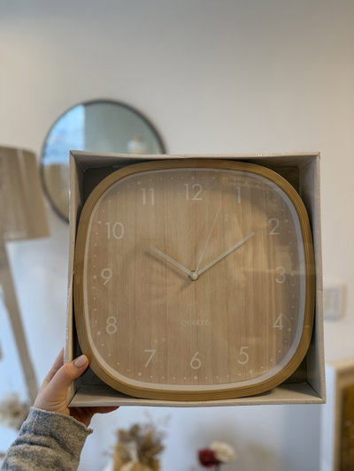 Reloj cuadrado 