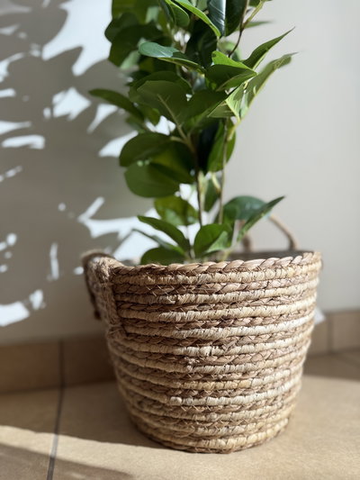 Cesto de fibras naturales 