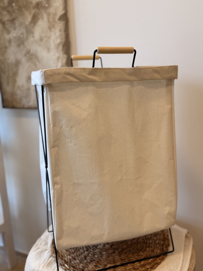 Cesto para ropa blanco con manijas 