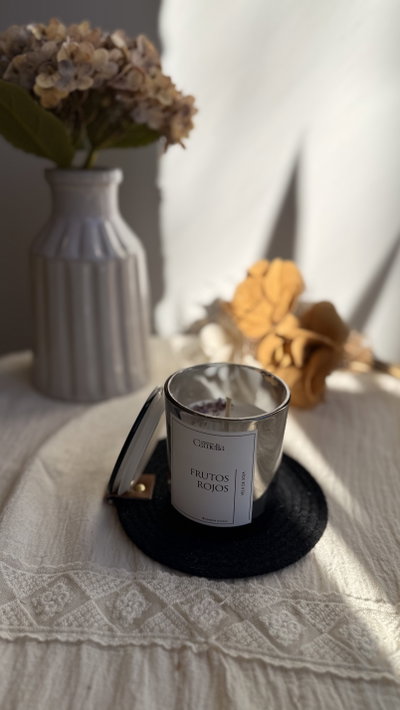 Vela aromática ‘Black’ con tapa negra 