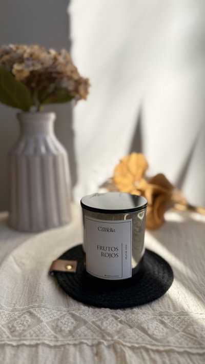 Vela aromática ‘Black’ con tapa negra 