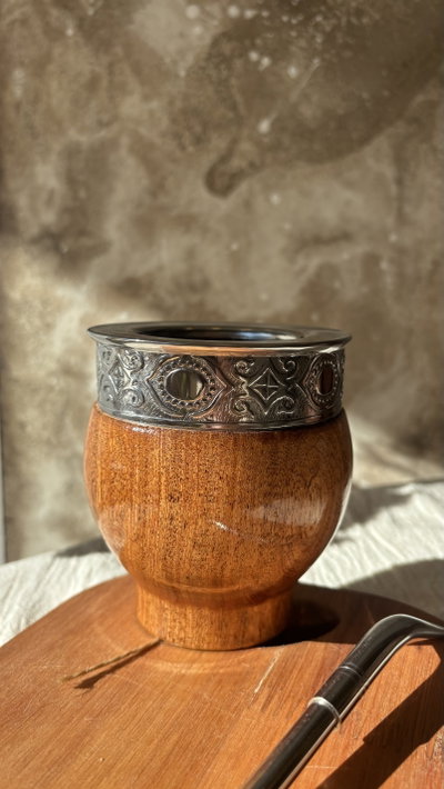 Mate ‘Imperial’ de algarrobo 