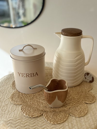 Lata de yerba natural 