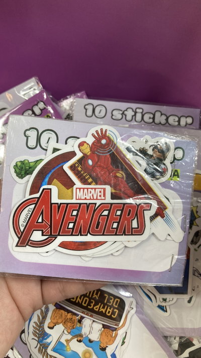 Combo de 10 stickers a prueba de agua avengers  