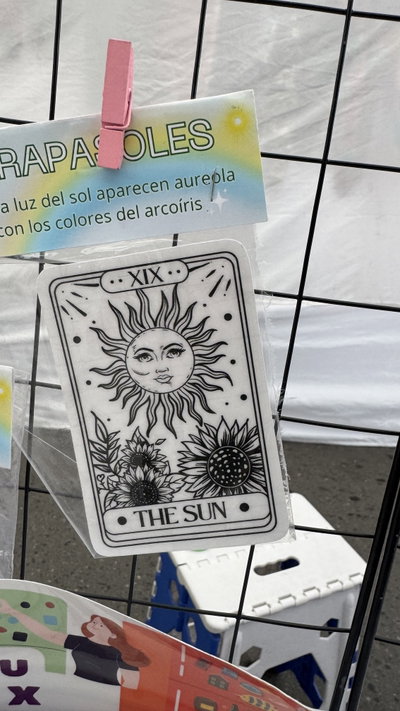 atrapasoles en stickers modelo carta de tarot el sol  