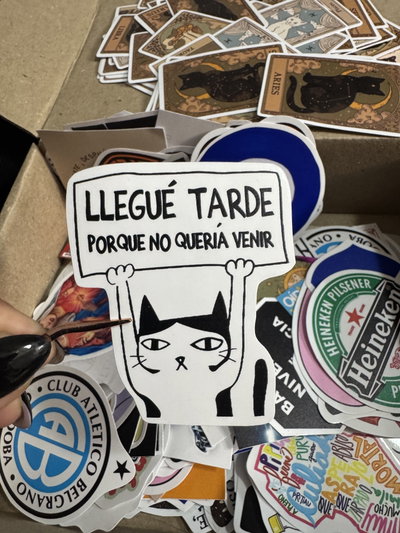 Llegué tarde porque no quería venir stickers