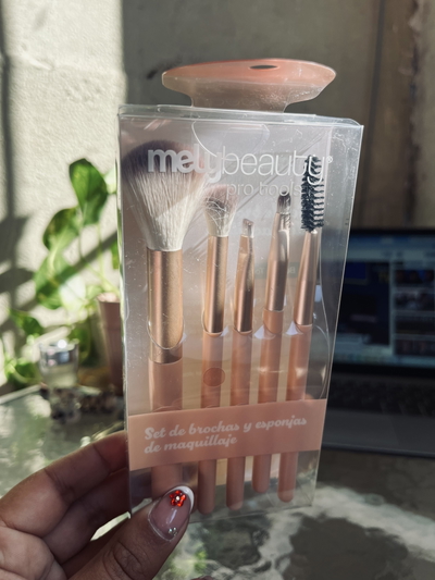 Set brochas Mely