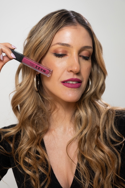 LABIAL LIQUIDO OMG- MAZZ MAKE UP.