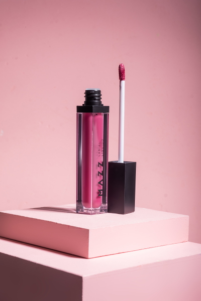 LABIAL LIQUIDO OMG- MAZZ MAKE UP.