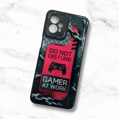 Funda Gamer at work
