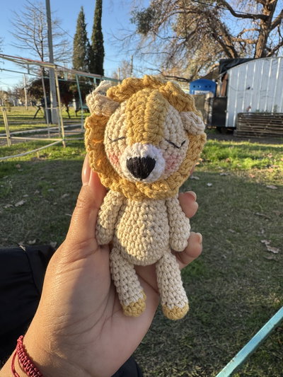 Un pequeño rey con grandes sueños 🦁💤