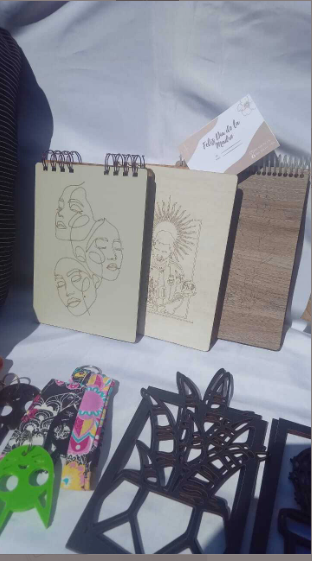 Bitácora / Cuaderno Universitario con Tapa de Madera Grabada lasser