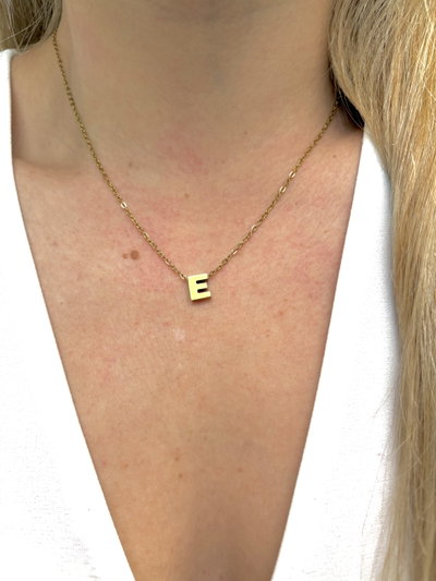 COLLAR LETRA GOLD