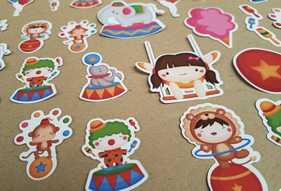 Figuras adhesivas 5cm x50u