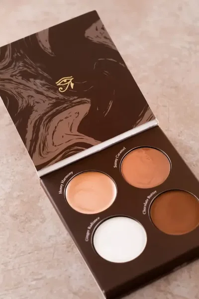 Bronze and Glow Lumiére Vol. 2, Paleta de bronzers e ilumindores