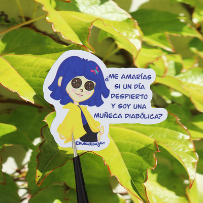 Sticker Muñeca coraline