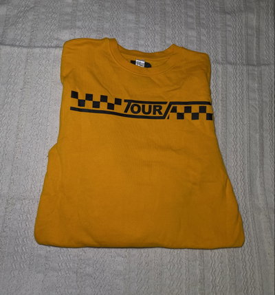 Buzo amarillo 