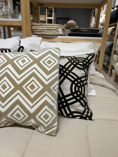 Funda almohadon felpa con líneas 45 x 45