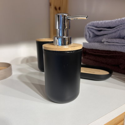 Dispenser negro con bamboo
