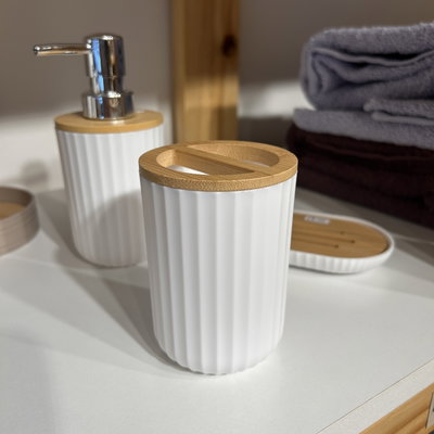 Porta cepillo blanco rayado con bamboo